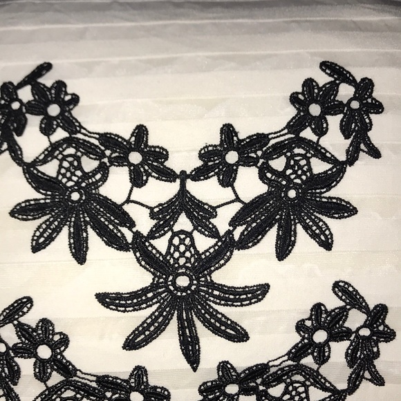 New set of three black lace appliqués. - Picture 5 of 8